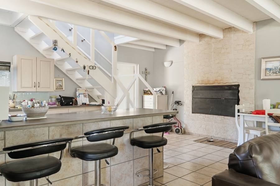 5 Bedroom Property for Sale in Myburgh Park Western Cape